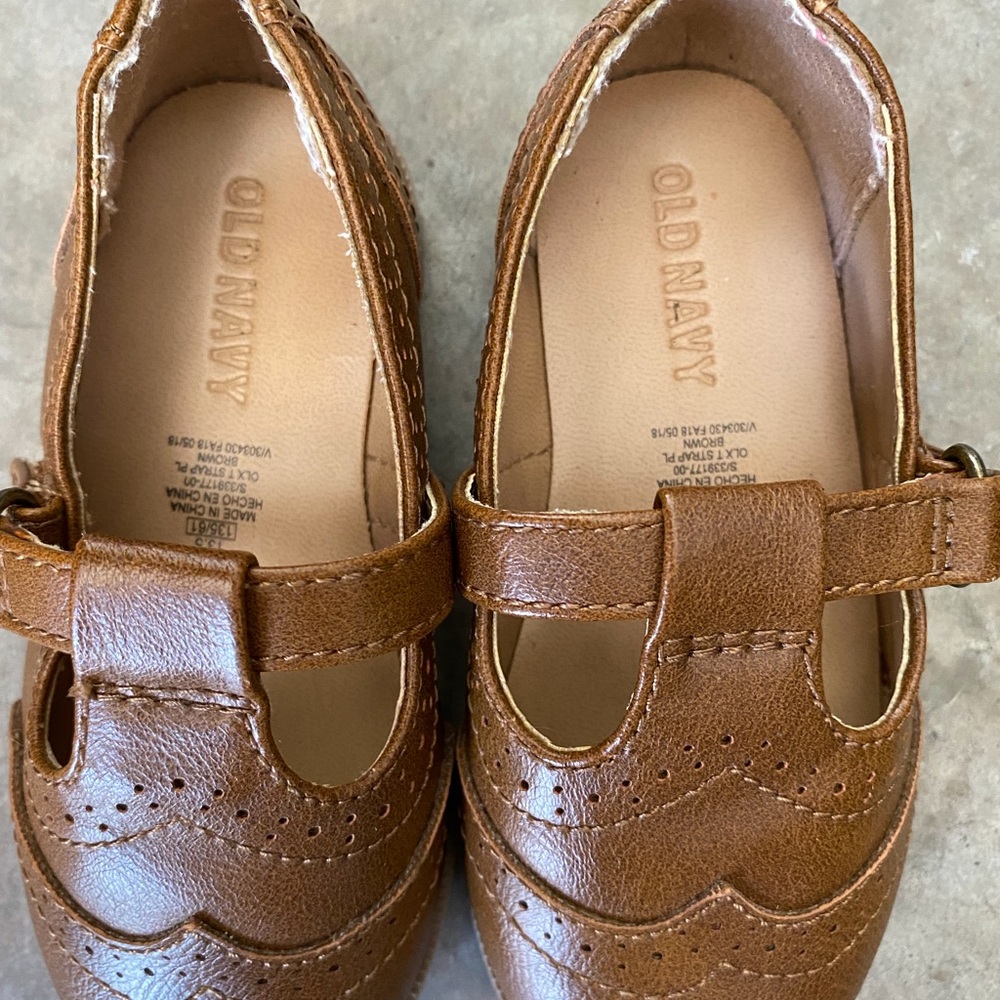Shoes - Picture 4 of 6